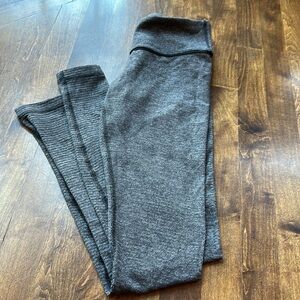 Lululemon Reversible Black/Gray Leggings Sz 6